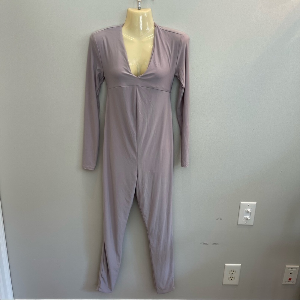 Club L London Jumpsuit Women’s S US 8 UK Taupe V Neck Long Sleeves NWT Clubbing